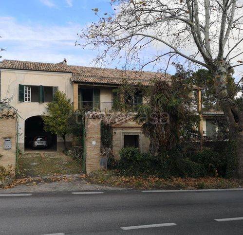 casa indipendente in vendita a Penne
