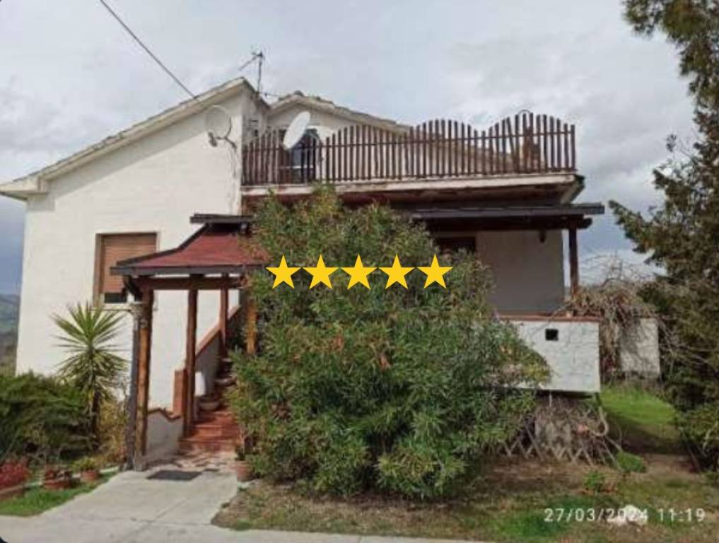 casa indipendente in vendita a Penne