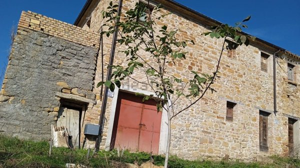 appartamento in vendita a Penne in zona Casale