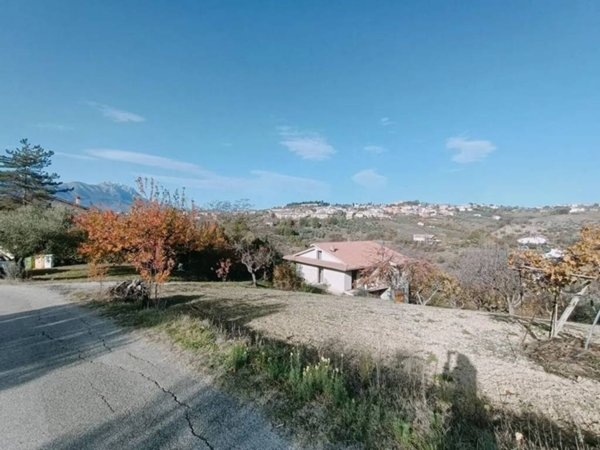 casa indipendente in vendita a Penne