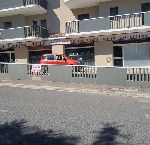 negozio in vendita a Penne