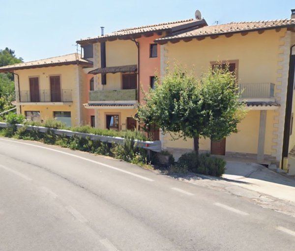 casa indipendente in vendita a Penne