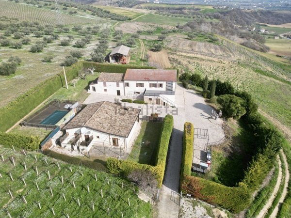 casa indipendente in vendita a Penne