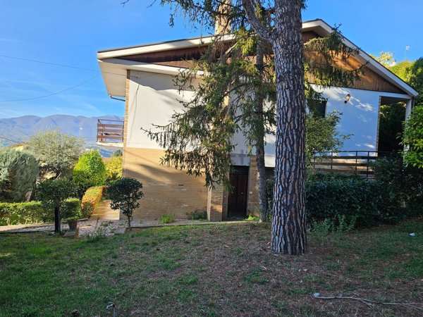 casa indipendente in vendita a Penne