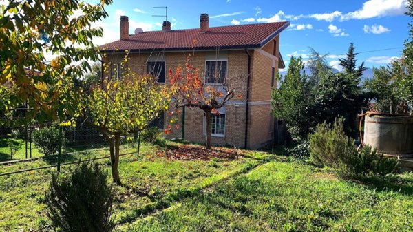 casa indipendente in vendita a Penne