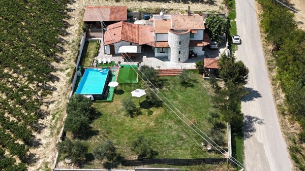 casa indipendente in vendita a Penne