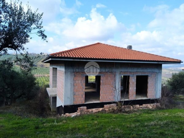 casa indipendente in vendita a Penne