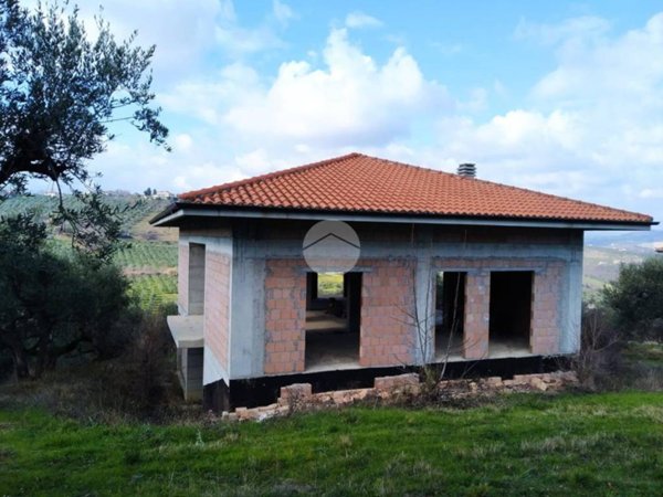 casa indipendente in vendita a Penne in zona Casale