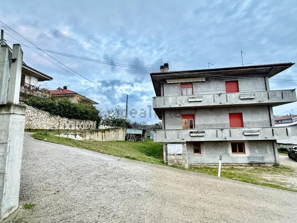 casa indipendente in vendita a Penne