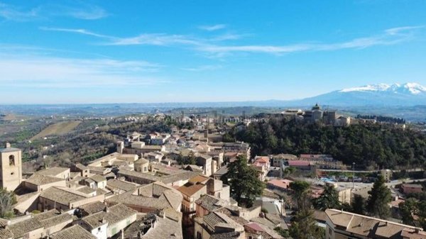 casa semindipendente in vendita a Penne