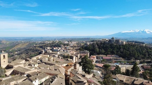 casa semindipendente in vendita a Penne