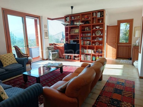 casa indipendente in vendita a Penne