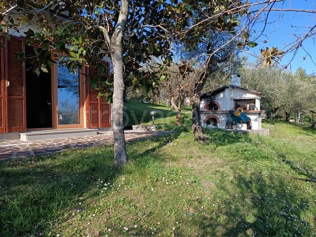 casa indipendente in vendita a Penne