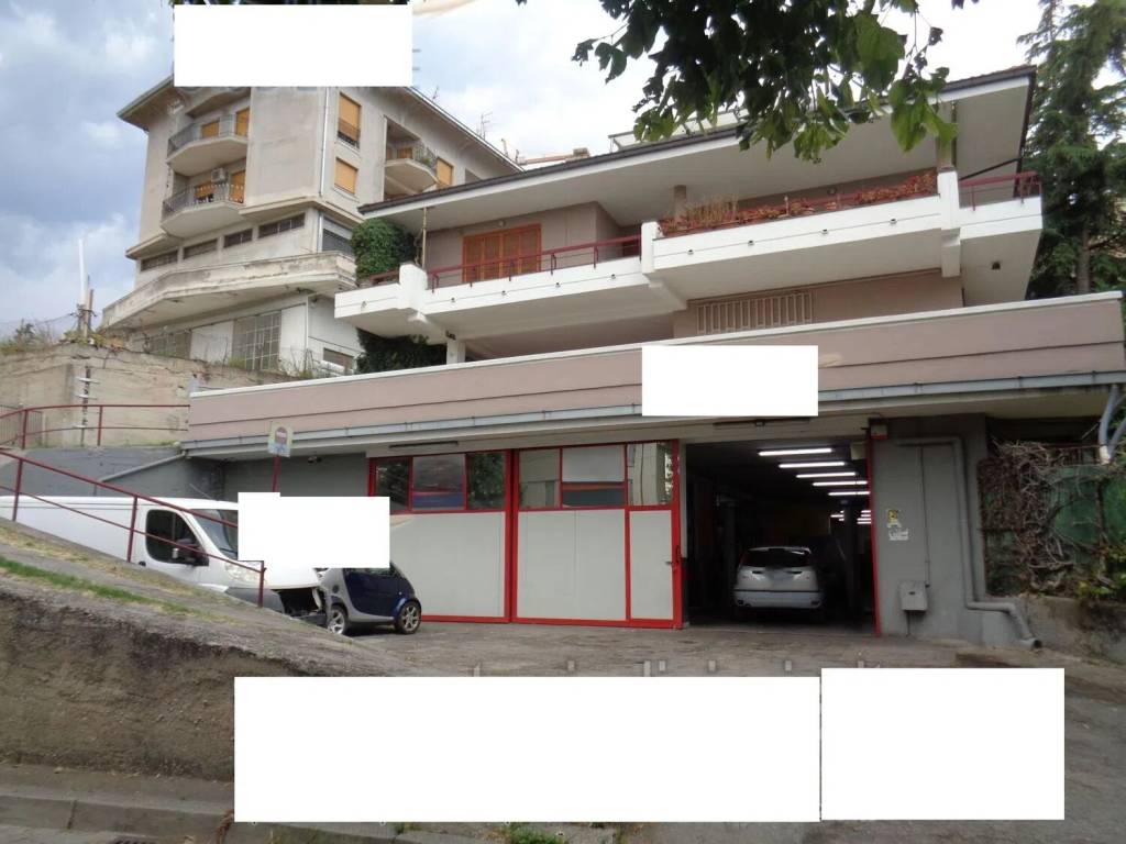 negozio in vendita a Penne