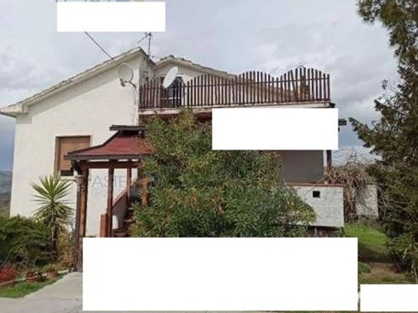 casa indipendente in vendita a Penne