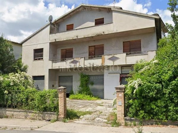 casa indipendente in vendita a Penne