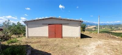 terreno in vendita a Penne in zona Casale