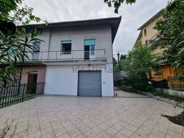 casa indipendente in vendita a Penne