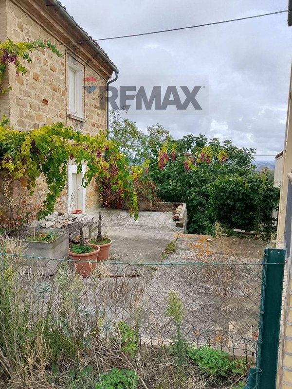 casa indipendente in vendita a Penne