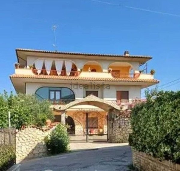 appartamento in vendita a Penne in zona Porta Caldaia