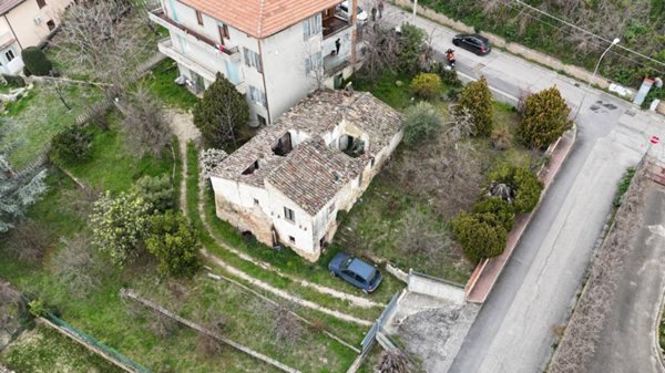 casa indipendente in vendita a Penne
