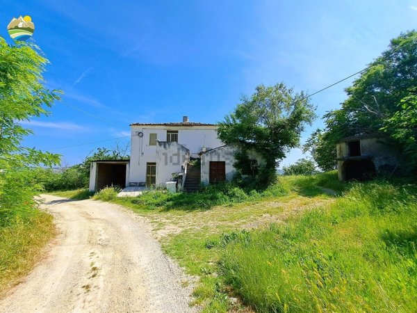 casa indipendente in vendita a Penne