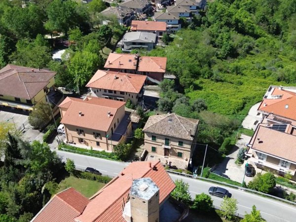 casa indipendente in vendita a Penne