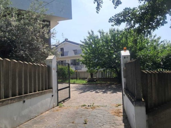 casa indipendente in vendita a Penne