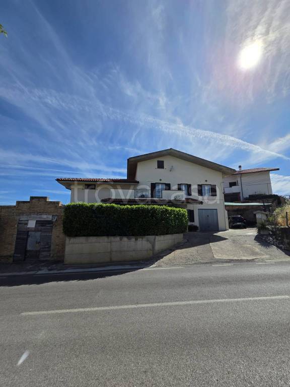 casa indipendente in vendita a Penne in zona Conaprato