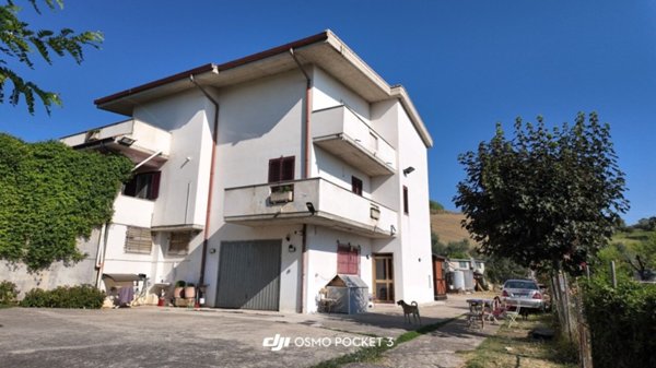 casa indipendente in vendita a Penne in zona Casale