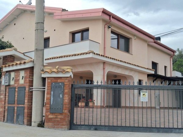 casa indipendente in vendita a Penne
