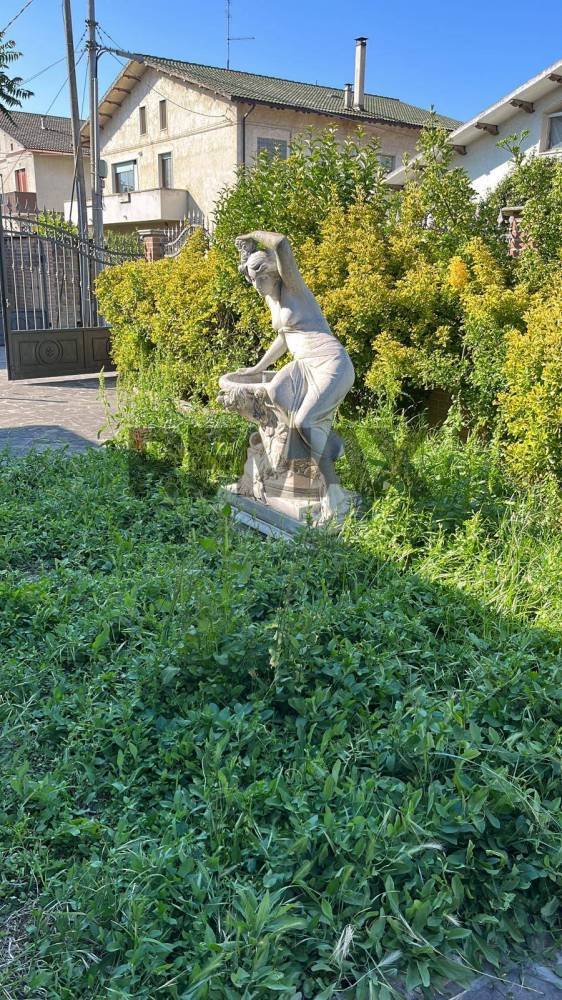 casa indipendente in vendita a Penne