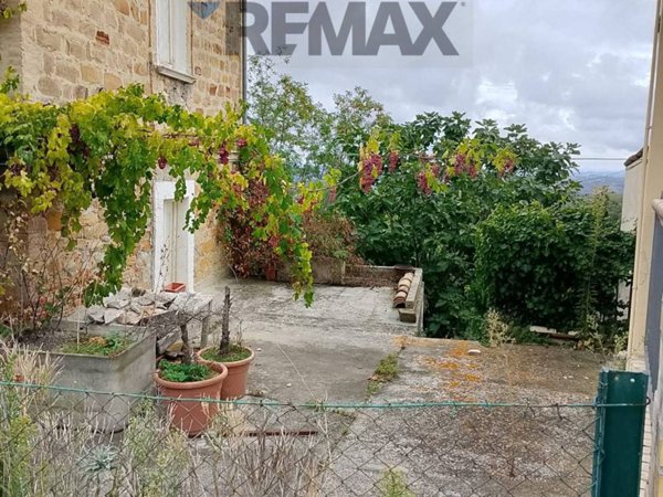 casa indipendente in vendita a Penne in zona Porta Caldaia