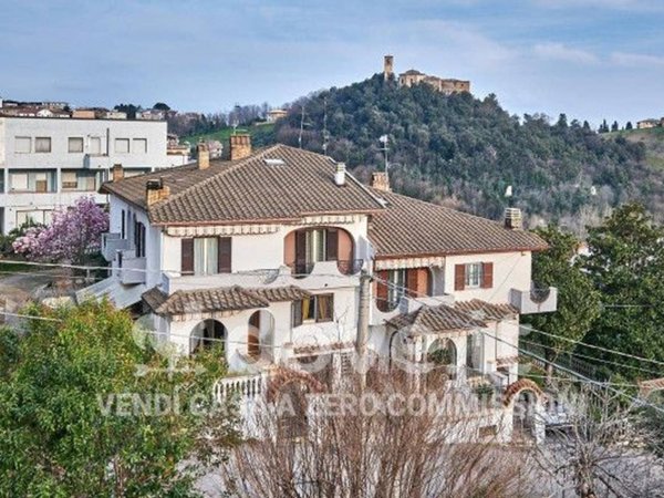 casa indipendente in vendita a Penne in zona Porta Caldaia