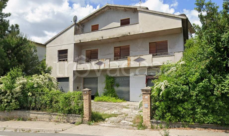 casa indipendente in vendita a Penne in zona Porta Caldaia
