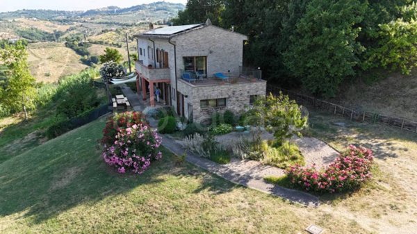 casa indipendente in vendita a Penne in zona Casale