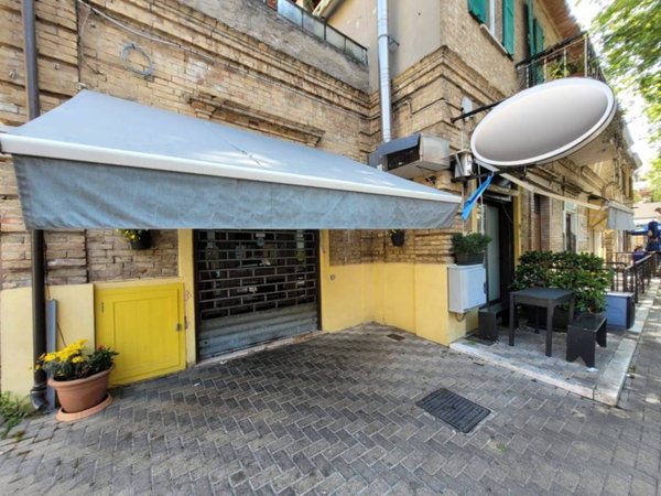 negozio in vendita a Pescara in zona Ospedale