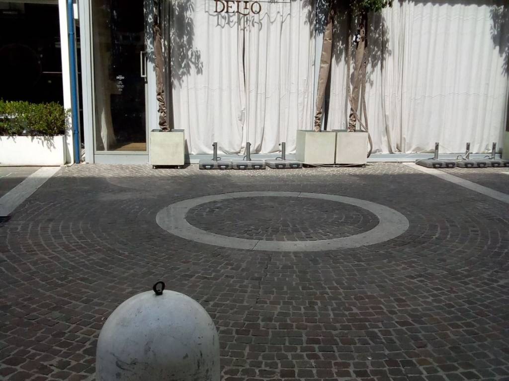 negozio in vendita a Pescara in zona Centro Città