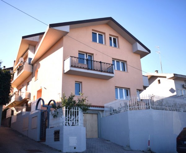 casa indipendente in vendita a Pescara