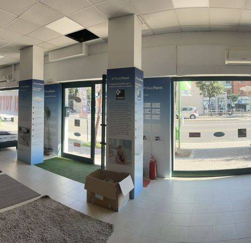 negozio in vendita a Pescara in zona Porta Nuova