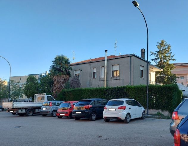 casa indipendente in vendita a Pescara in zona Ospedale