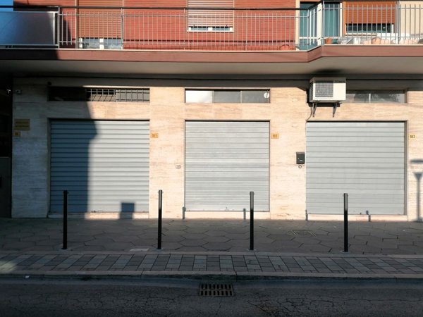locale commerciale in vendita a Pescara in zona Porta Nuova