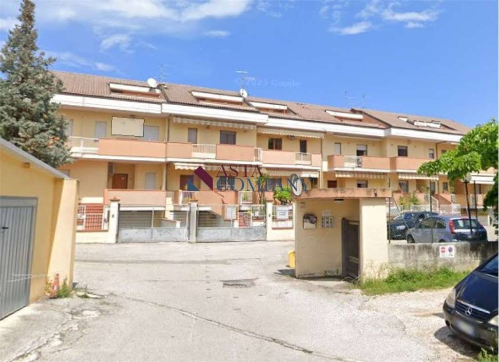 casa indipendente in vendita a Pescara in zona Colle Innamorati