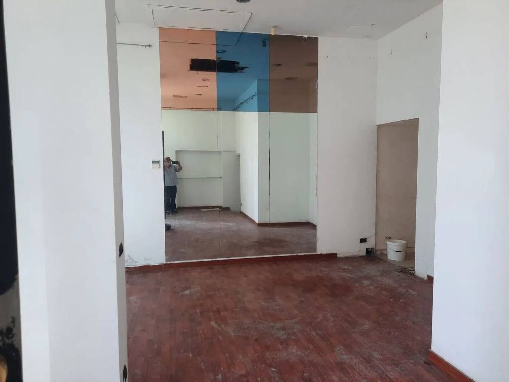 negozio in vendita a Pescara