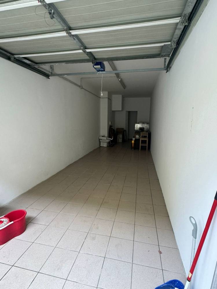 locale di sgombero in vendita a Pescara in zona Porta Nuova