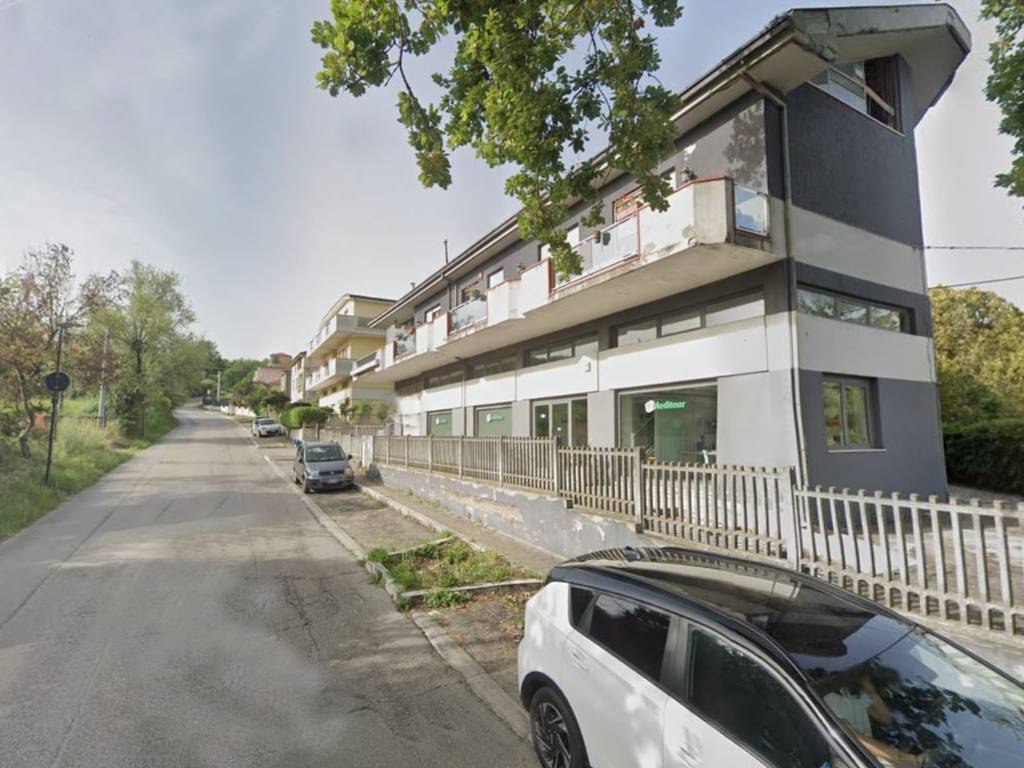 negozio in vendita a Pescara in zona Fontanelle