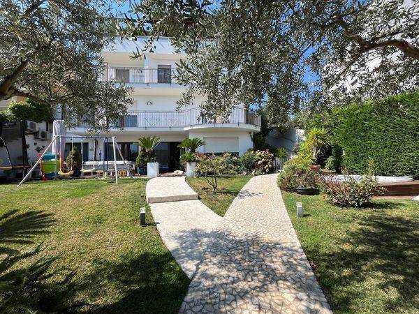 casa indipendente in vendita a Pescara in zona Pineta