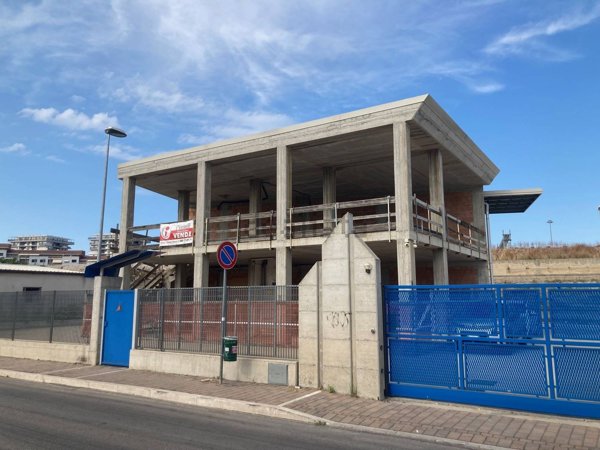 ufficio in vendita a Pescara in zona Porta Nuova