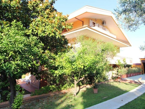 casa indipendente in vendita a Pescara in zona Ospedale