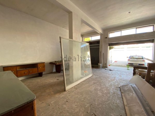 locale commerciale in vendita a Pescara